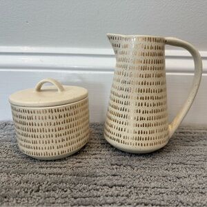 New in Box CALVIN KLEIN COLLECTION Gold Fleck Cream and Sugar Serving Set